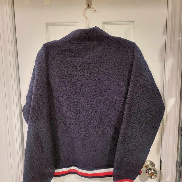 TOMMY HILFIGER fuzzy sweatshirt - Picture 3 of 3